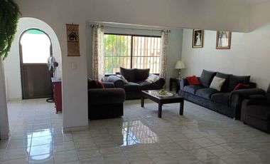 Linda casa en zona céntrica de Cuernavaca (Col. Las Granjas  JIUTEPEC)