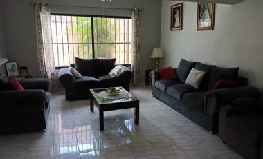 Linda casa en zona céntrica de Cuernavaca (Col. Las Granjas  JIUTEPEC)