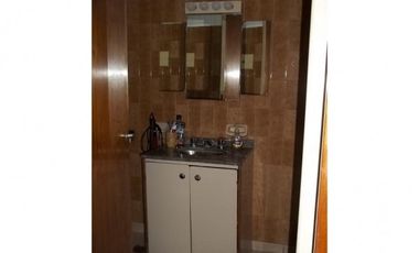 HERMOSO CHALET 5 AMBIENTES / GRAN PARQUE / COCHERA PARA 3 AUTOS / LOTE 10 X 33