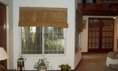 HERMOSO CHALET 5 AMBIENTES / GRAN PARQUE / COCHERA PARA 3 AUTOS / LOTE 10 X 33