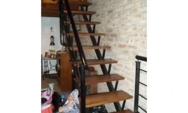 HERMOSO CHALET 5 AMBIENTES / GRAN PARQUE / COCHERA PARA 3 AUTOS / LOTE 10 X 33