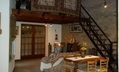 HERMOSO CHALET 5 AMBIENTES / GRAN PARQUE / COCHERA PARA 3 AUTOS / LOTE 10 X 33