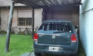 HERMOSO CHALET 5 AMBIENTES / GRAN PARQUE / COCHERA PARA 3 AUTOS / LOTE 10 X 33