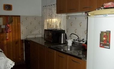 HERMOSO CHALET 5 AMBIENTES / GRAN PARQUE / COCHERA PARA 3 AUTOS / LOTE 10 X 33