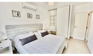 CASA 373 / SENDEROS III