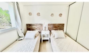 CASA 373 / SENDEROS III