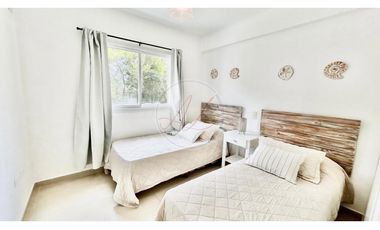CASA 373 / SENDEROS III