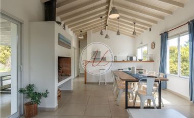 CASA 373 / SENDEROS III