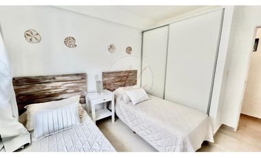 CASA 373 / SENDEROS III