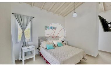 CASA 373 / SENDEROS III