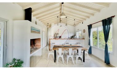 CASA 373 / SENDEROS III