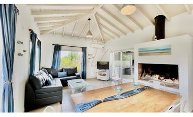 CASA 373 / SENDEROS III