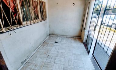 Venta Casa 5 ambientes con fondo en Villa Luzuriaga