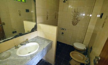 Venta Casa 5 ambientes con fondo en Villa Luzuriaga