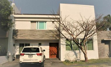 Casa en Venta en Jardín Real COTO 6