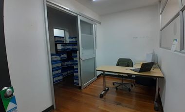 oficina en arriendo en quinta camacho. Cod A3491
