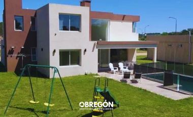 casa en alquiler en Pinamar 2024 con piscina climatizada para 8 personas,