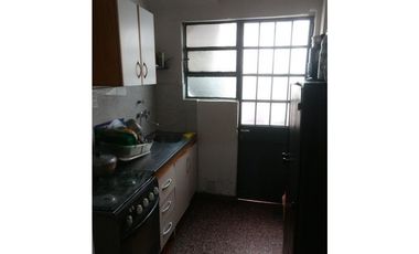 PH en primer piso de tres ambientes