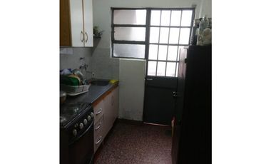 PH en primer piso de tres ambientes