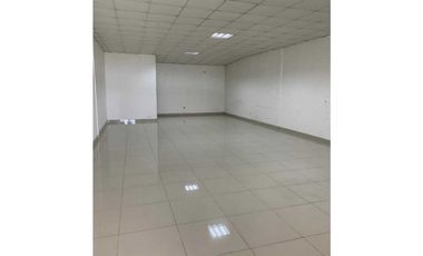 LOCAL EN PLAZA ROOSEVELT 130 M²