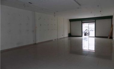 LOCAL EN PLAZA ROOSEVELT 130 M²
