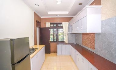 Rumah 8 Kamar Tidur 8 Menit ke Cibubur Junction Dibantu KPR J-45538