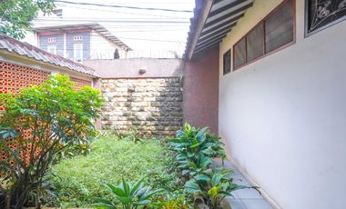 Rumah 8 Kamar Tidur 8 Menit ke Cibubur Junction Dibantu KPR J-45538
