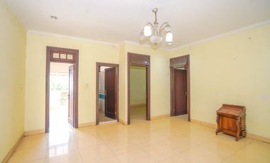 Rumah 8 Kamar Tidur 8 Menit ke Cibubur Junction Dibantu KPR J-45538
