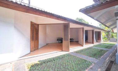 Rumah 8 Kamar Tidur 8 Menit ke Cibubur Junction Dibantu KPR J-45538