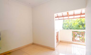 Rumah 8 Kamar Tidur 8 Menit ke Cibubur Junction Dibantu KPR J-45538