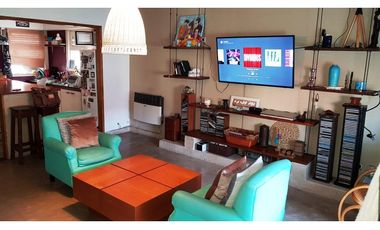 Venta chalet 5 ambientes. Garage. Quincho. Zona Constitucion.