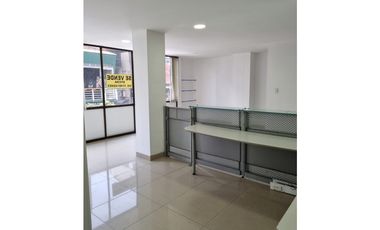 Se vende 2 piso adecuado para oficinas en el centro