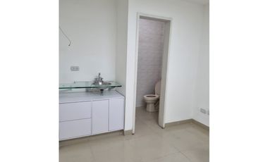 Se vende 2 piso adecuado para oficinas en el centro