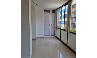 Se vende 2 piso adecuado para oficinas en el centro