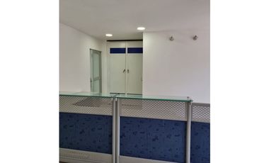 Se vende 2 piso adecuado para oficinas en el centro
