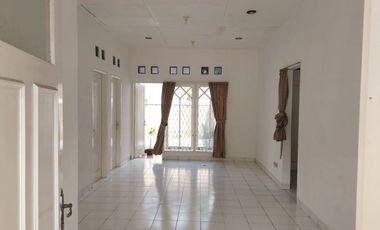 Disewakan Rumah Kencana Loka Blok K Siap Huni Lokasi Dekat Sekolah Ternama - Granada & Stasiun Rawa Buntu