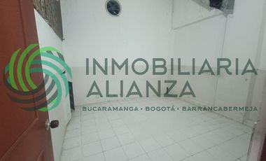 local en arriendo en sector comercial. Cod A17003