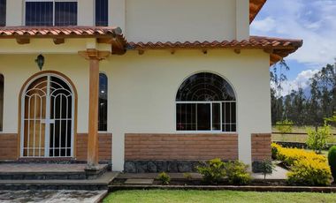 Casa de Venta en Cotacachi de Oportunidad