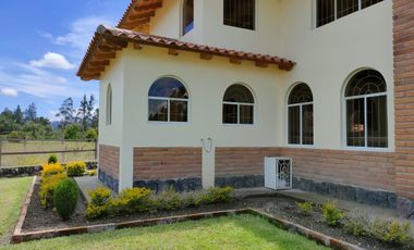 Casa de Venta en Cotacachi de Oportunidad