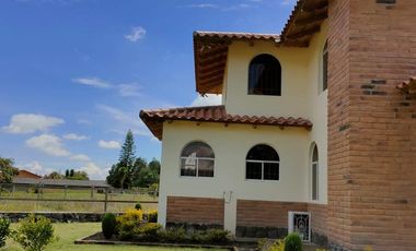 Casa de Venta en Cotacachi de Oportunidad
