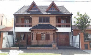 EXPECTACULAR CHALET 5 AMB.