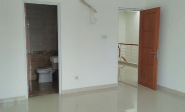 DIJUAL TOWNHOUSE CANTIK MURAH DI BINTARO, JOMBANG TANGERANG SELATAN