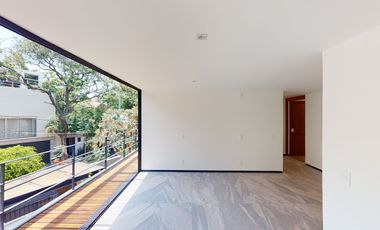 HERMOSA CASA EN CALLE CERADA