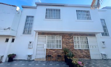 VENTA DE CASA EN FLORIDABLANCA SECTOR BAVIERA. Cod V9097