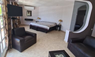 EN VENTA CASA EN ACAPULCO DIAMANTE CON FRENTE A LA LAGUNA DE 3 PALOS