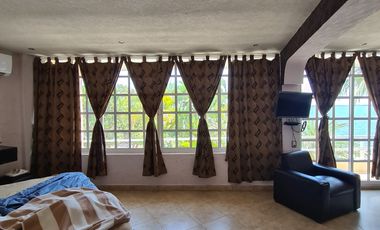 EN VENTA CASA EN ACAPULCO DIAMANTE CON FRENTE A LA LAGUNA DE 3 PALOS