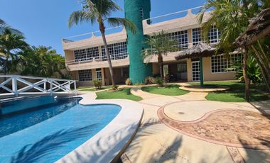 EN VENTA CASA EN ACAPULCO DIAMANTE CON FRENTE A LA LAGUNA DE 3 PALOS