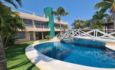 EN VENTA CASA EN ACAPULCO DIAMANTE CON FRENTE A LA LAGUNA DE 3 PALOS