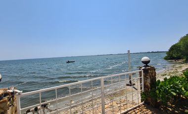 EN VENTA CASA EN ACAPULCO DIAMANTE CON FRENTE A LA LAGUNA DE 3 PALOS