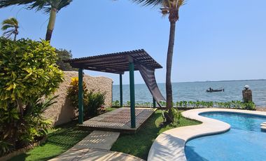 EN VENTA CASA EN ACAPULCO DIAMANTE CON FRENTE A LA LAGUNA DE 3 PALOS